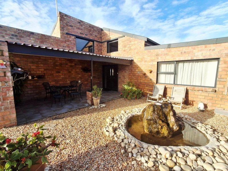 House For Sale in Stilbaai Wes, Stilbaai - Photo 2
