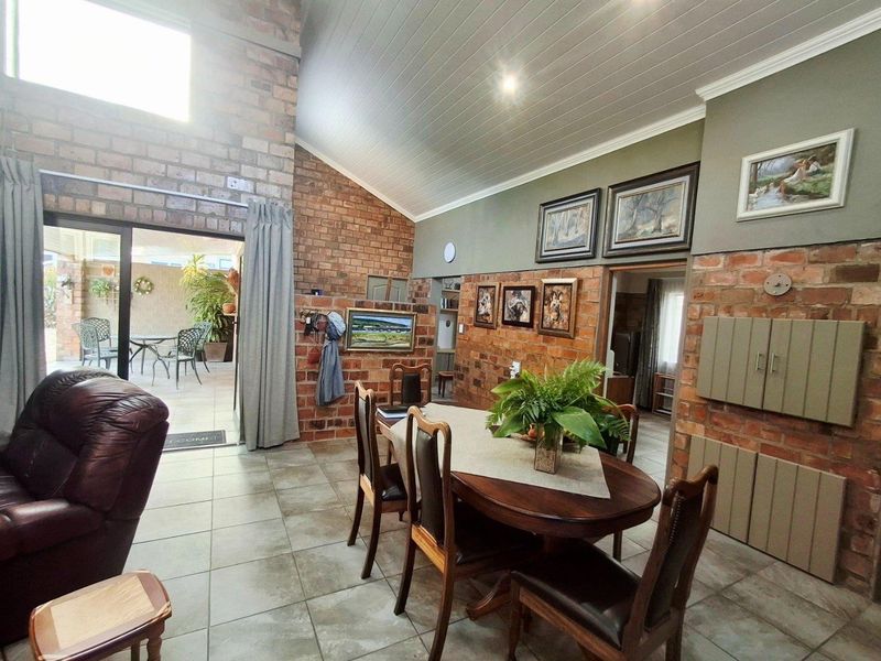 House For Sale in Stilbaai Wes, Stilbaai - Photo 5