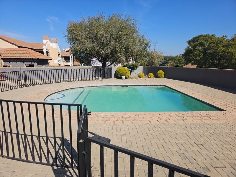 Ground Floor 3 Bedroom 2 Bathroom Apartment For Sale in Noordwyk, Midrand - Photo 1