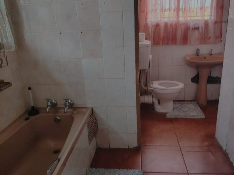 House To Rent in Protea North, Soweto - Photo 10
