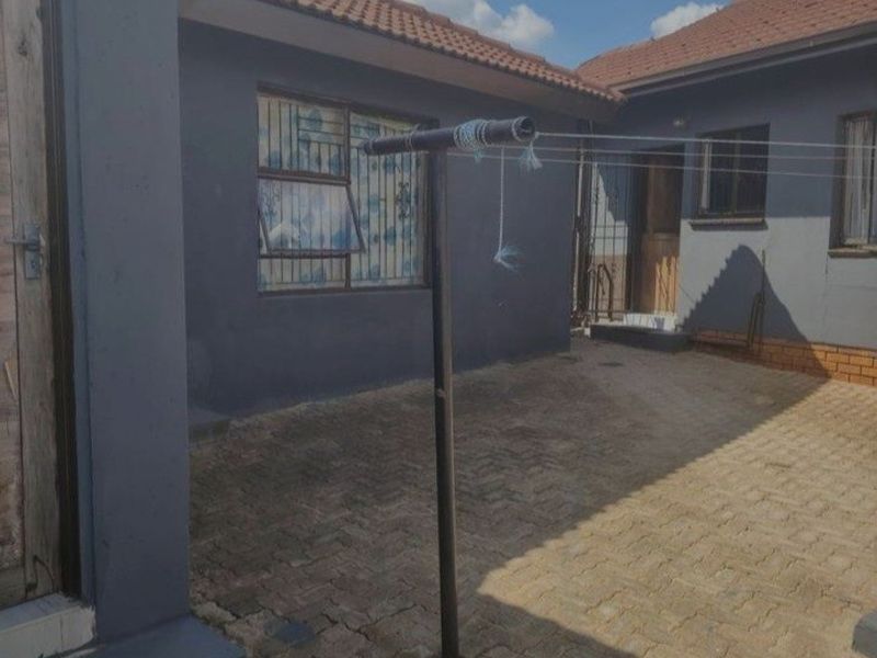 House To Rent in Protea North, Soweto - Photo 4