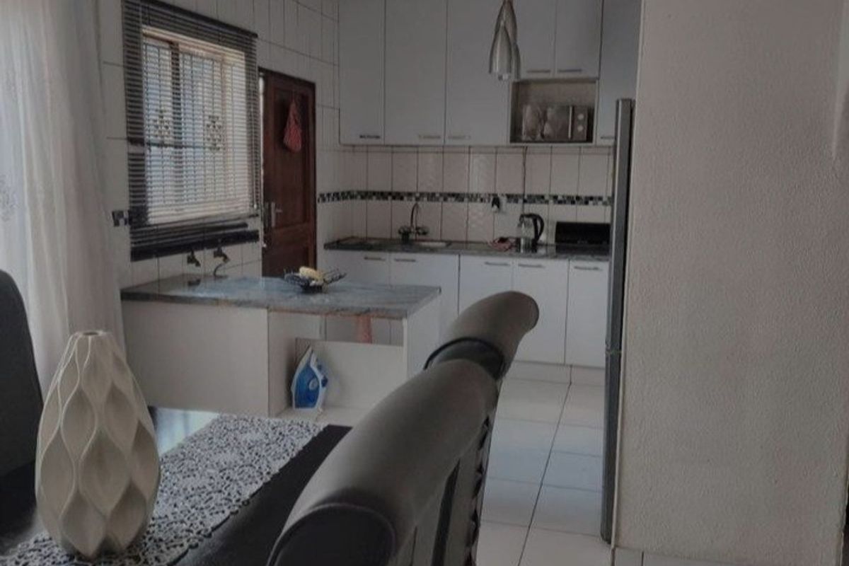 House To Rent in Protea North, Soweto - Photo 2