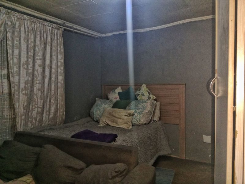 CASH INVESTMENT OPPORTUNITY ON THIS PROPERTY IN LOTUS GARDENS, PRETORIA WEST - Photo 6