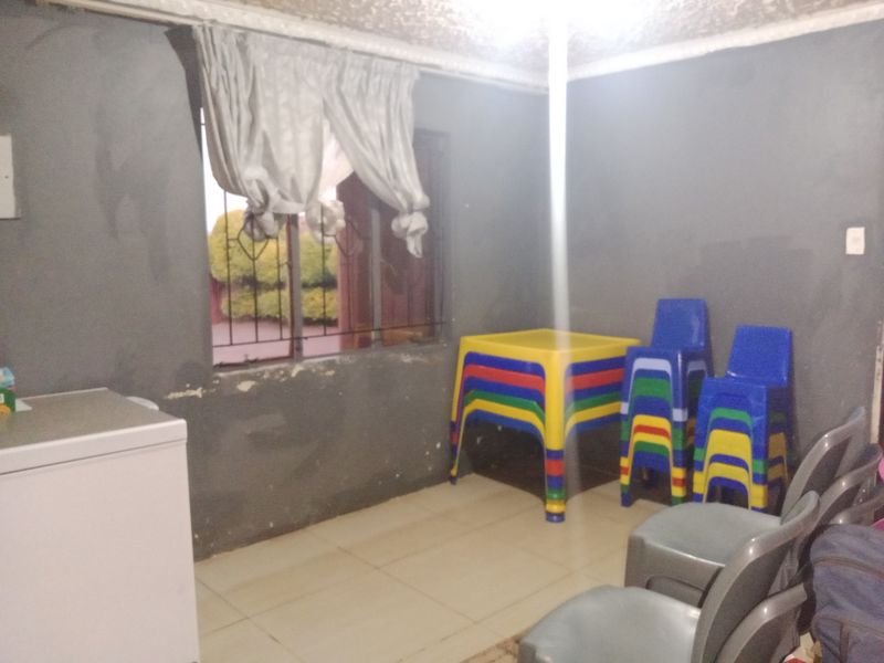 CASH INVESTMENT OPPORTUNITY ON THIS PROPERTY IN LOTUS GARDENS, PRETORIA WEST - Photo 5