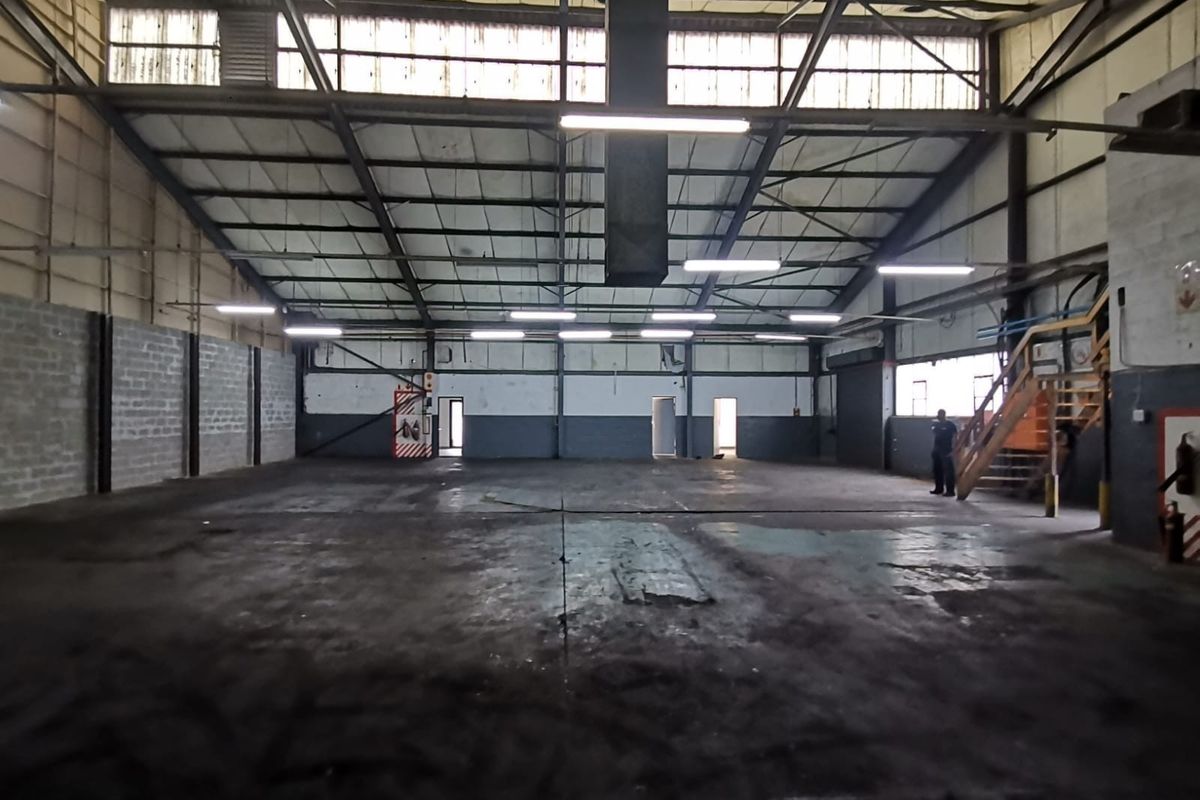 Industrial Warehouse to Let in Dal Josafat, Paarl - Photo 2