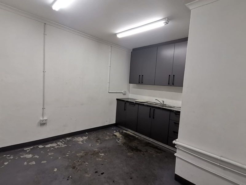 Industrial Warehouse to Let in Dal Josafat, Paarl - Photo 10