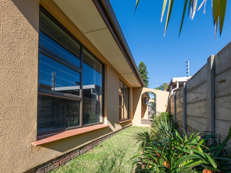 House For Sale in De Zoete Inval, Paarl - Photo 10