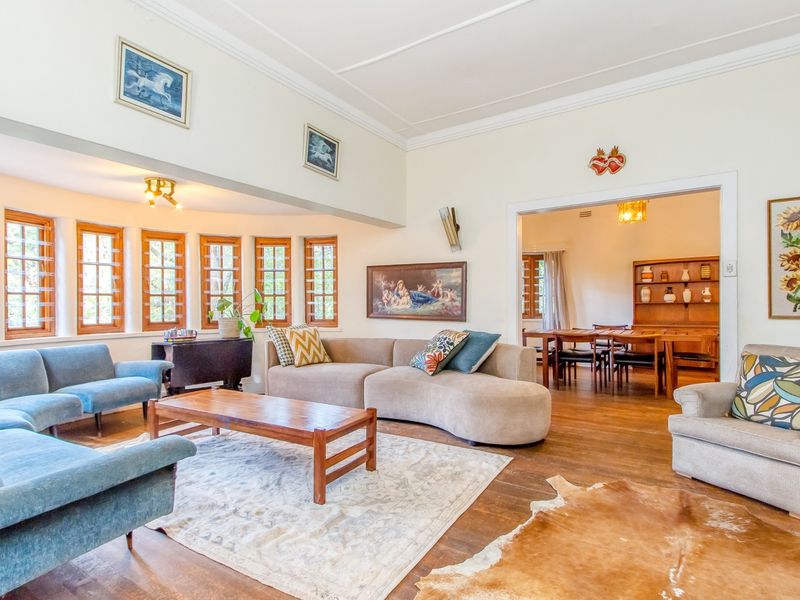 Elevated Family Living with 5 Bedrooms, Pool and Tree-Top Views on a 1732sqm stand - Photo 4