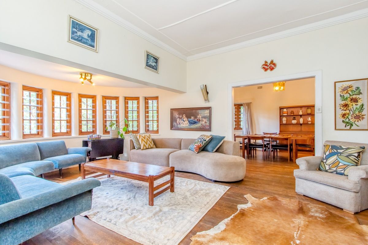 Elevated Family Living with 5 Bedrooms, Pool and Tree-Top Views on a 1732sqm stand - Photo 4