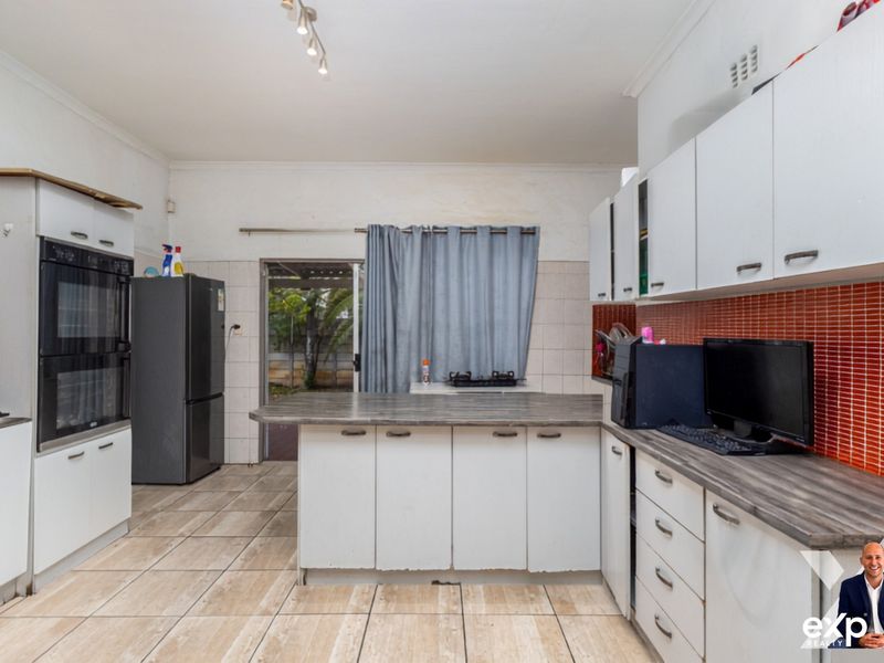 Versatile Property with Income-Generating Potential - Photo 7