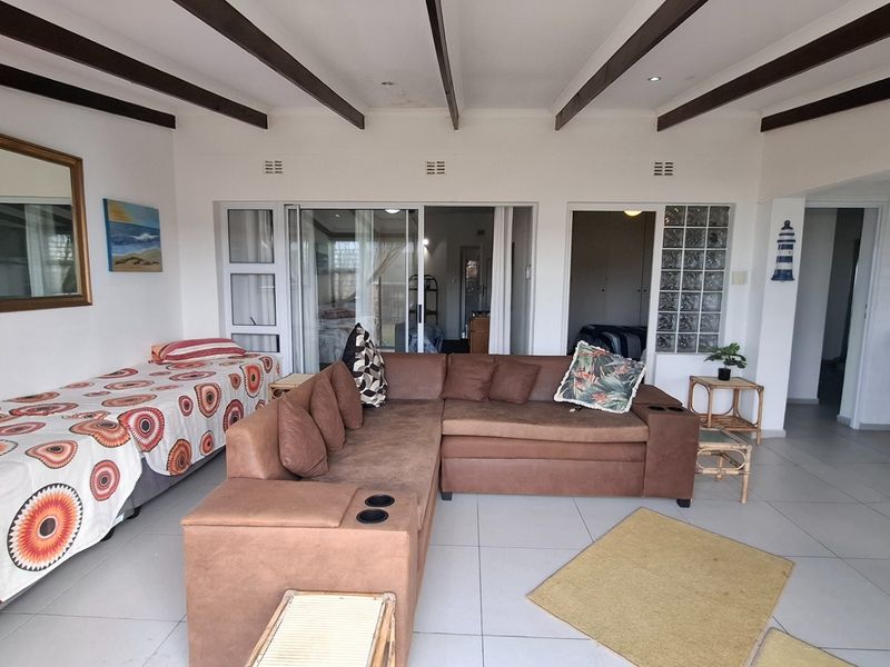 SHELLY BEACH : COMFORTABLE FURNSIHED THREE BEDROOM UNIT WITH 180 DEGREES SEAVIEW - Photo 2