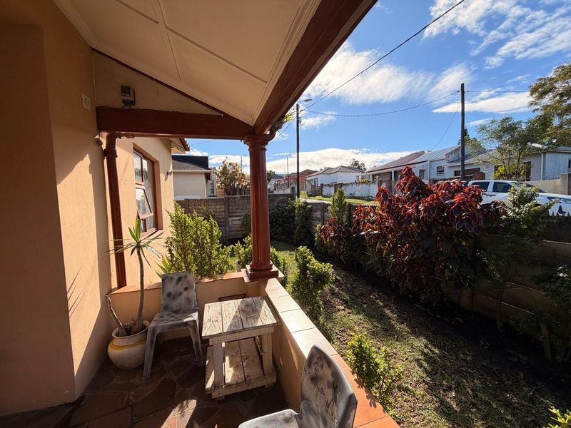 Investor's Dream on a Large 1,011m2 Erf with Multiple Income Opportunities - Photo 5