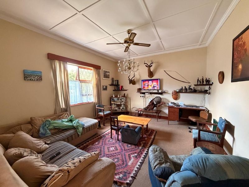 Investor's Dream on a Large 1,011m2 Erf with Multiple Income Opportunities - Photo 8
