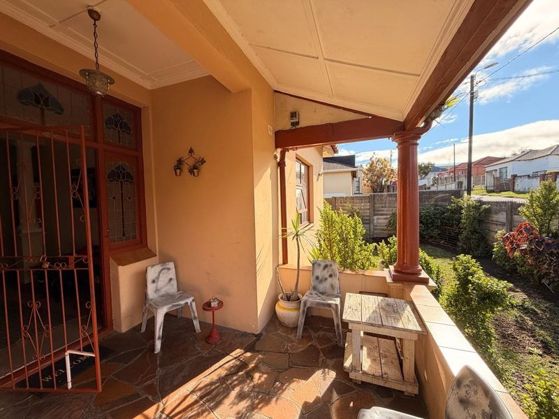 Investor's Dream on a Large 1,011m2 Erf with Multiple Income Opportunities - Photo 6