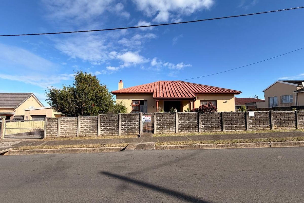 Investor's Dream on a Large 1,011m2 Erf with Multiple Income Opportunities - Photo 2
