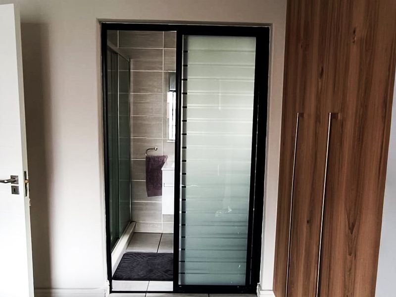 Apartment To Rent in Waterfall, Midrand - Photo 8