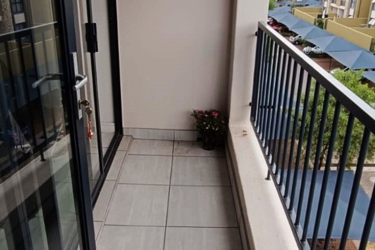 Apartment To Rent in Waterfall, Midrand - Photo 4