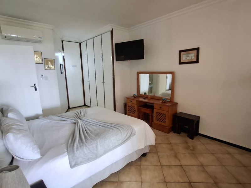 SHELLY BEACH STUNNING TWO BEDROOM UNIT WITH SEAVIEWS - Photo 9
