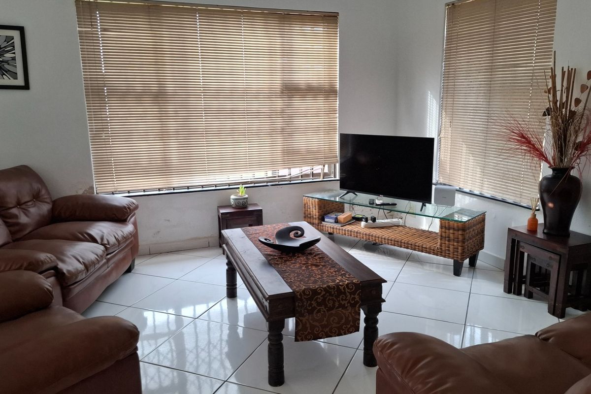 SHELLY BEACH STUNNING TWO BEDROOM UNIT WITH SEAVIEWS - Photo 5