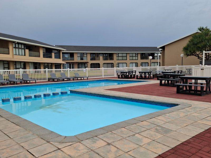 SHELLY BEACH STUNNING TWO BEDROOM UNIT WITH SEAVIEWS - Photo 2
