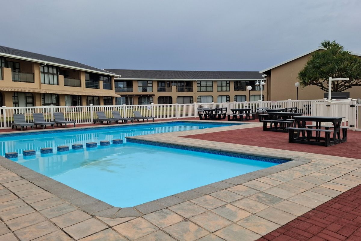 SHELLY BEACH STUNNING TWO BEDROOM UNIT WITH SEAVIEWS - Photo 2