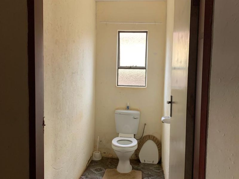 5 Bedroom House for sale in Vosloorus Ext 7 - Photo 9