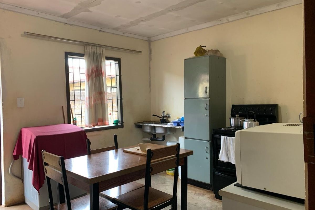 5 Bedroom House for sale in Vosloorus Ext 7 - Photo 2