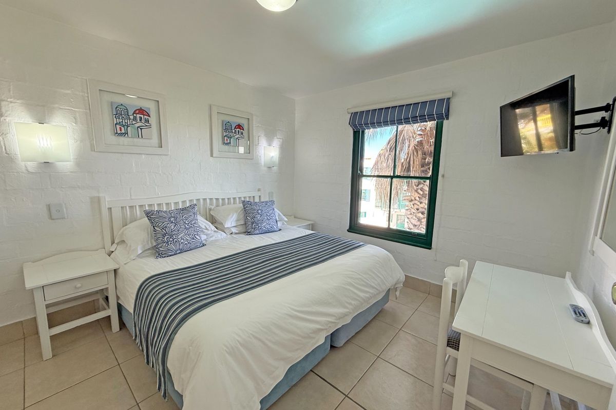 2 Bedroom, 2 Bathroom Apartment For Sale in Clup Mykonos, Langebaan - Photo 5