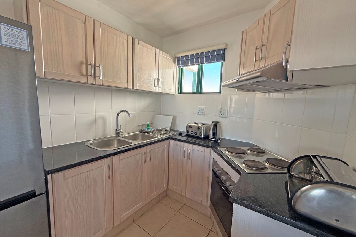 2 Bedroom, 2 Bathroom Apartment For Sale in Clup Mykonos, Langebaan - Photo 4