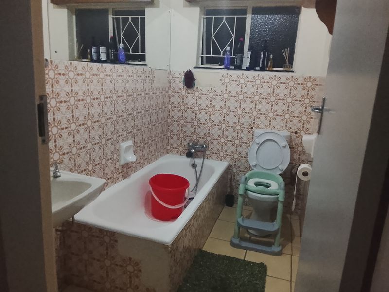 House To Rent in Norkem Park, Kempton Park - Photo 6