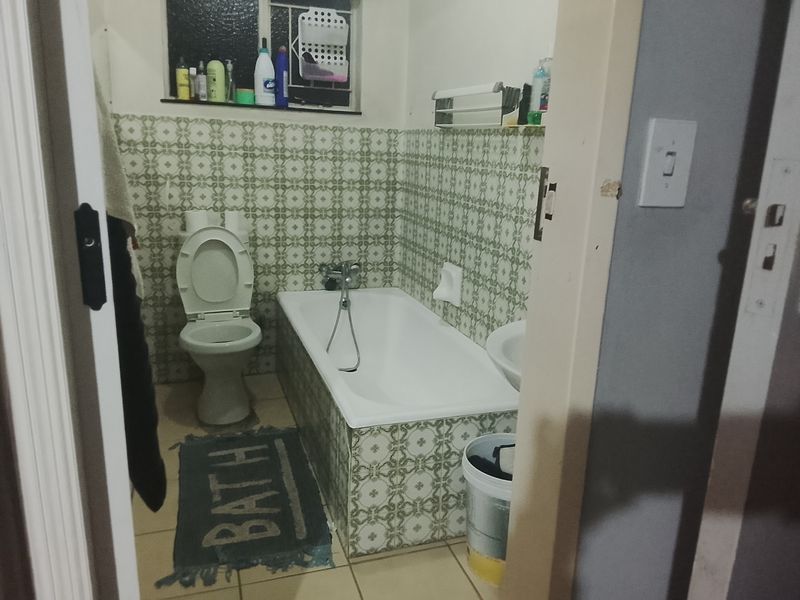 3 Bedroom House To Rent in Birchlegh, Kempton Park - Photo 5
