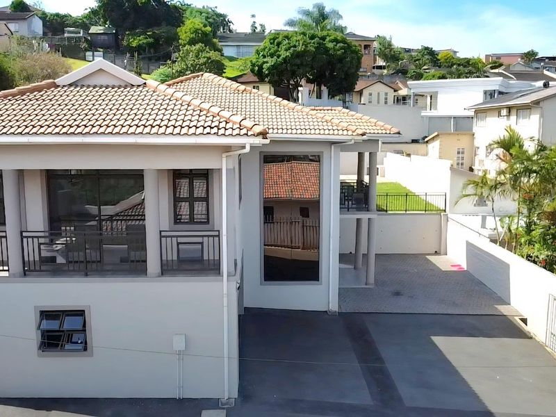 House For Sale in Queensburgh, KwaZulu Natal - Photo 2