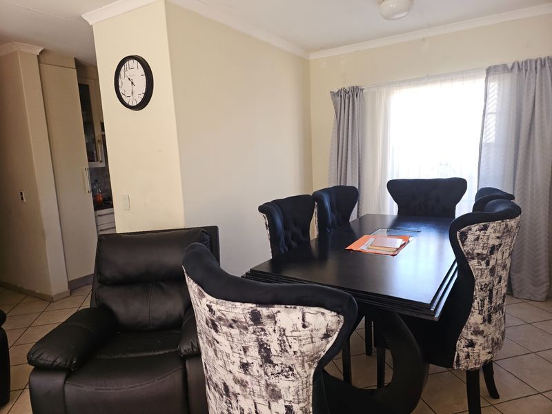 Stand Alone 3 Bedroom 2 Bath House To Rent in Blue Hills, Midrand - Photo 9
