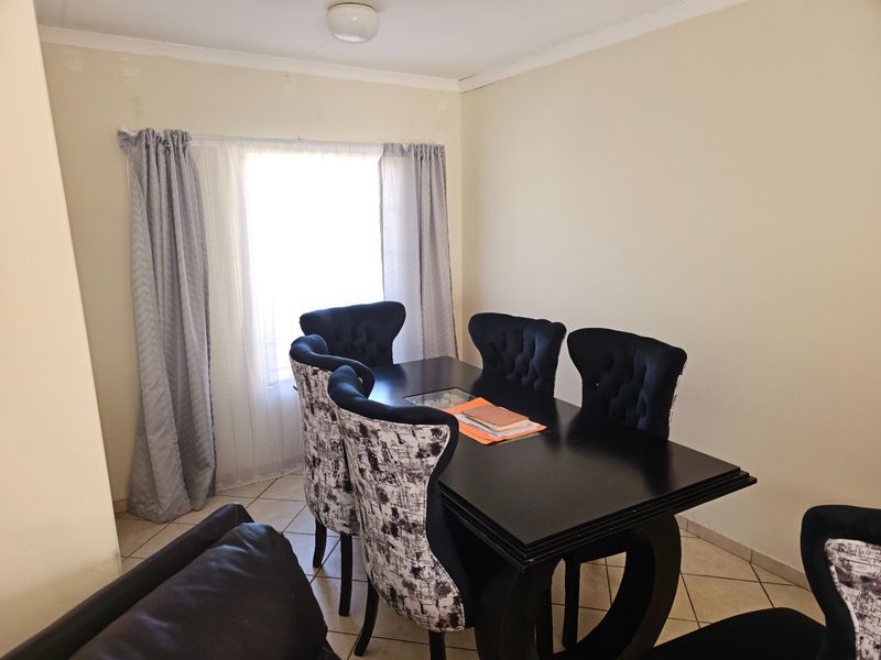 Stand Alone 3 Bedroom 2 Bath House To Rent in Blue Hills, Midrand - Photo 8