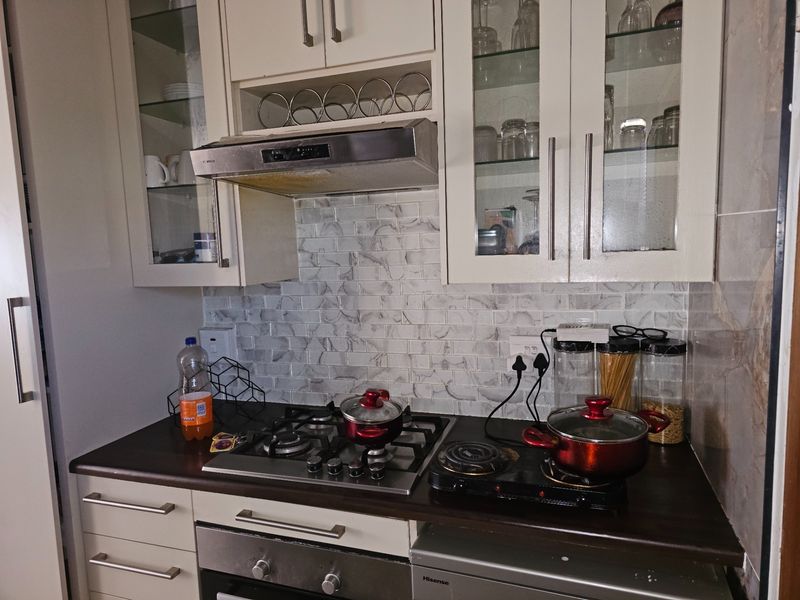 Stand Alone 3 Bedroom 2 Bath House To Rent in Blue Hills, Midrand - Photo 4