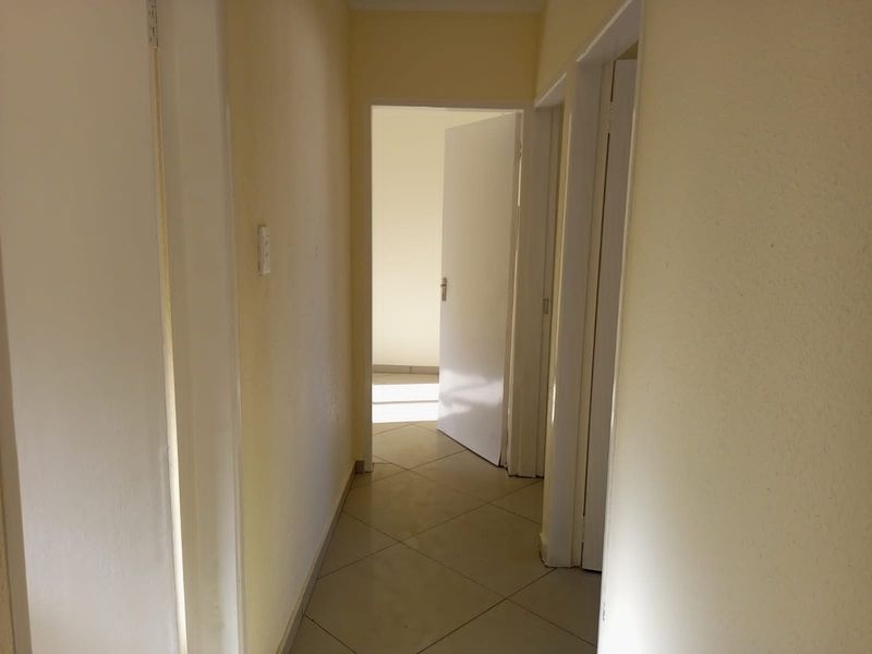 Townhouse For Sale in Chiawelo, Soweto - Photo 8