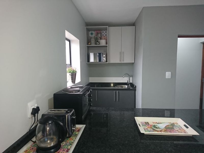 Light and Modern Furnished Garden Flat for Rent - Private, Secure and Fully Equipped  in Dana Bay - Photo 8