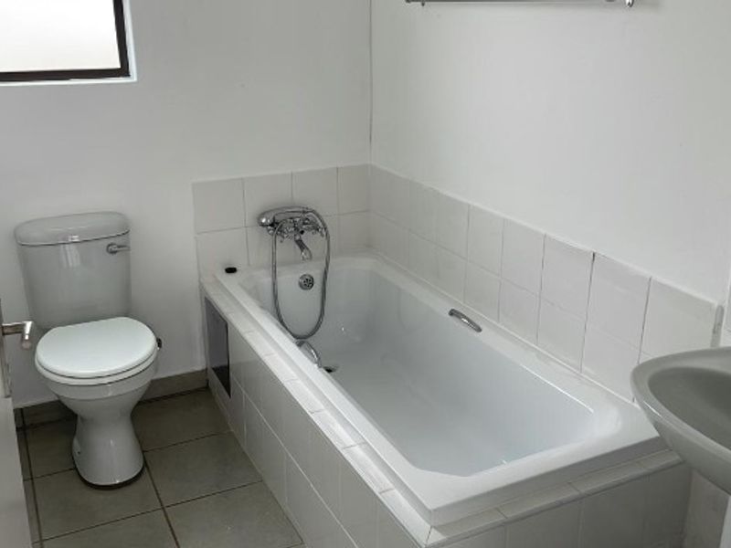 House For Sale in Windmill Park, Boksburg - Photo 8