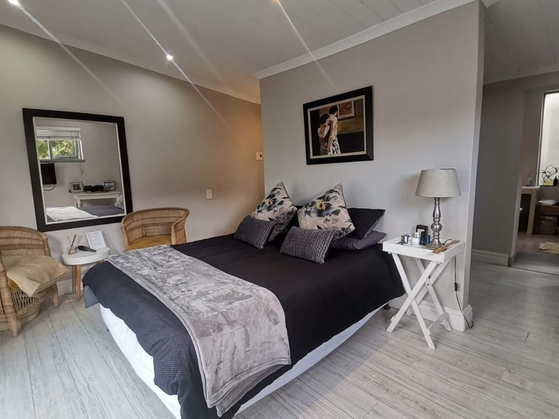 Beautiful Furnished Studio Apartment to Rent in Paarl - Photo 2