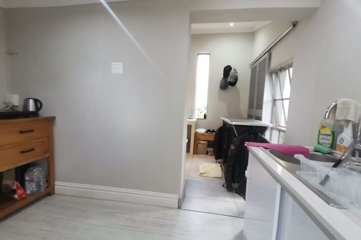 Beautiful Furnished Studio Apartment to Rent in Paarl - Photo 4