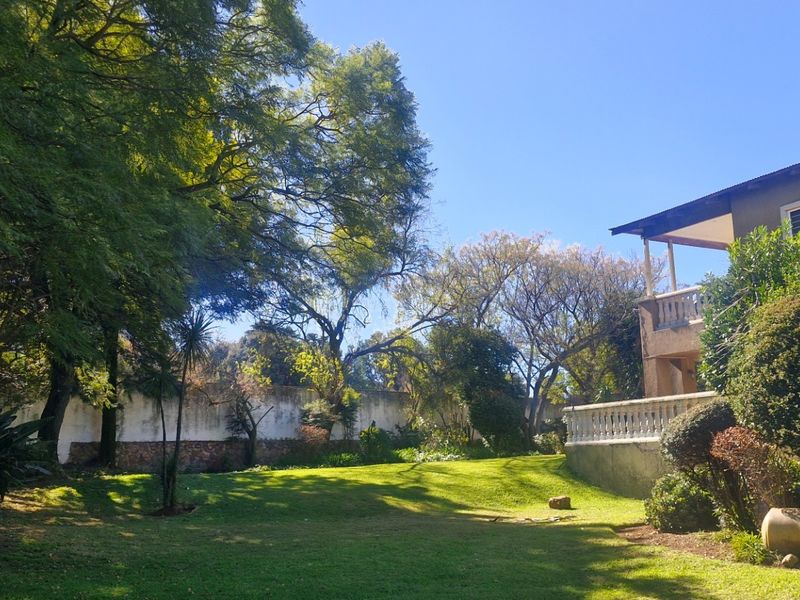 Grand Northcliff Family Home with Breathtaking Views and Unlimited Potential - Photo 6