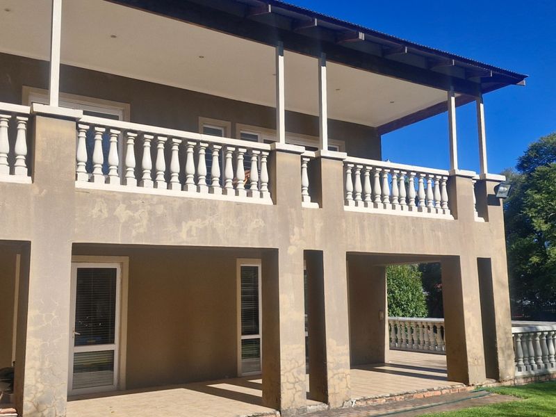 Grand Northcliff Family Home with Breathtaking Views and Unlimited Potential - Photo 3