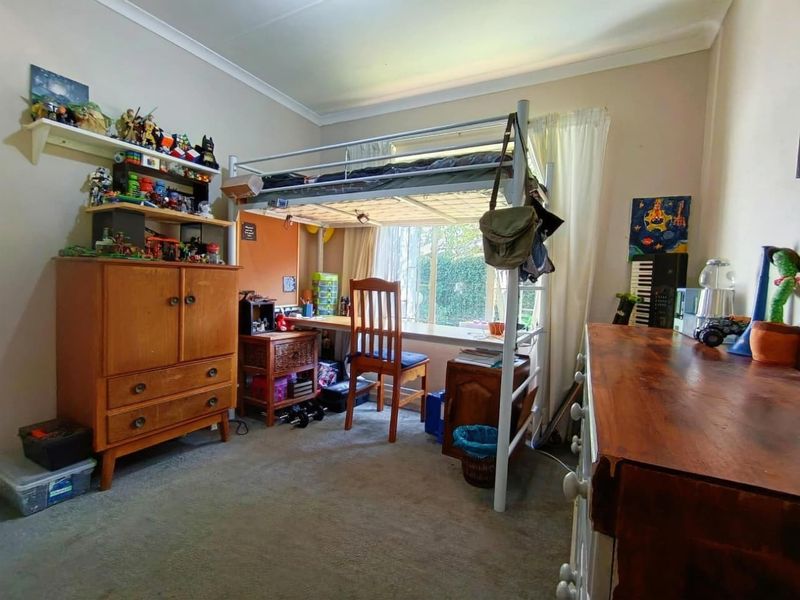 Solar-Powered 3 Bedroom Townhouse with Study, Pool and Private Garden in Moreleta Park - Photo 8