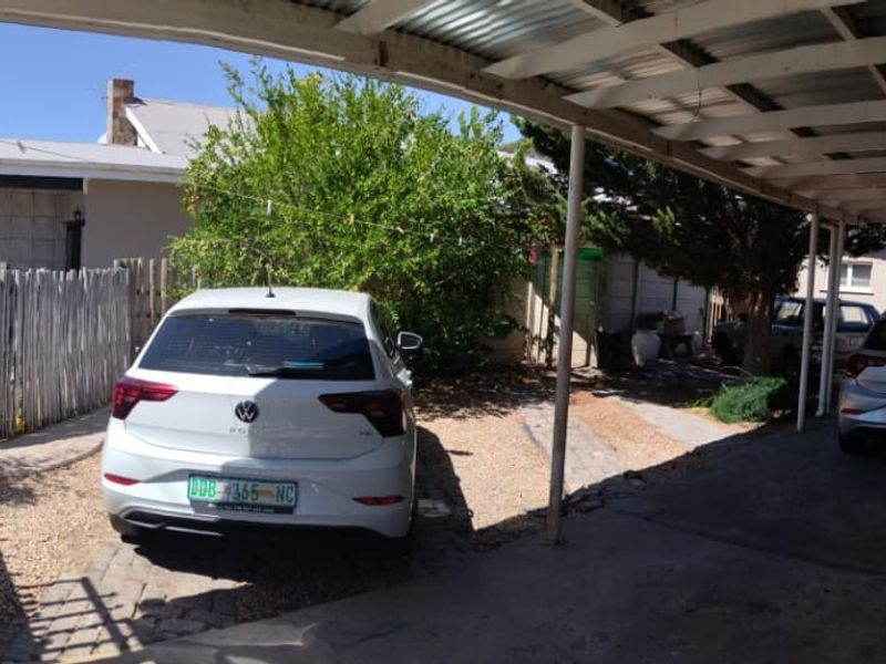 House For Sale in Beaufort West - Photo 10