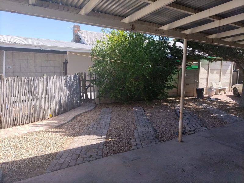 House For Sale in Beaufort West - Photo 8