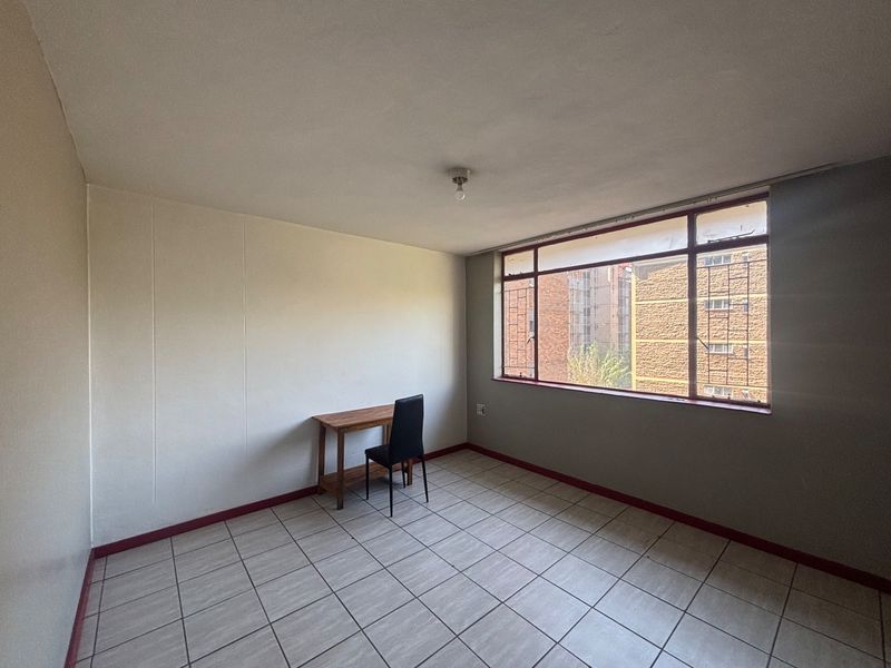 Apartment For Sale in Sunnyside, Pretoria - Photo 10