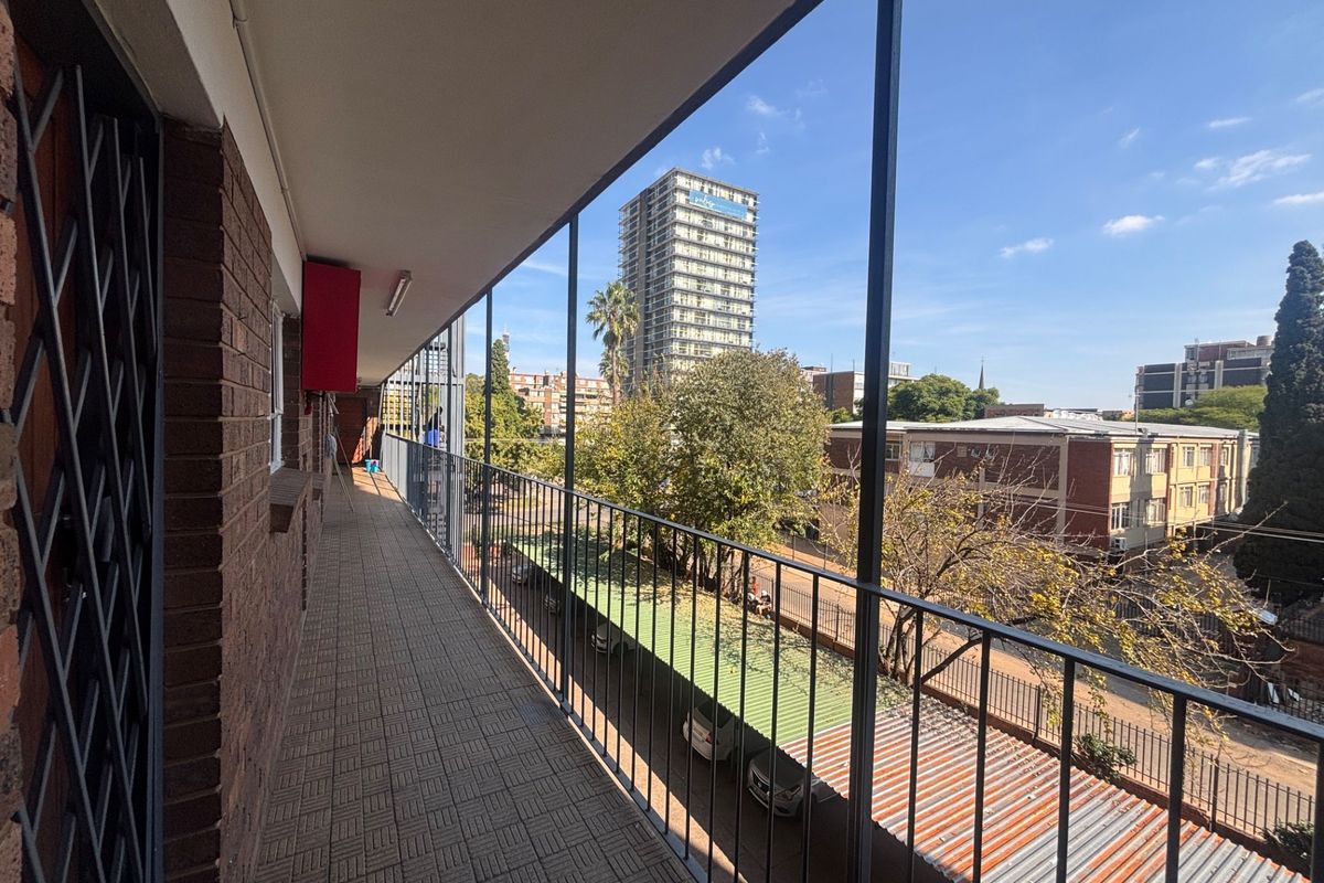 Apartment For Sale in Sunnyside, Pretoria - Photo 5