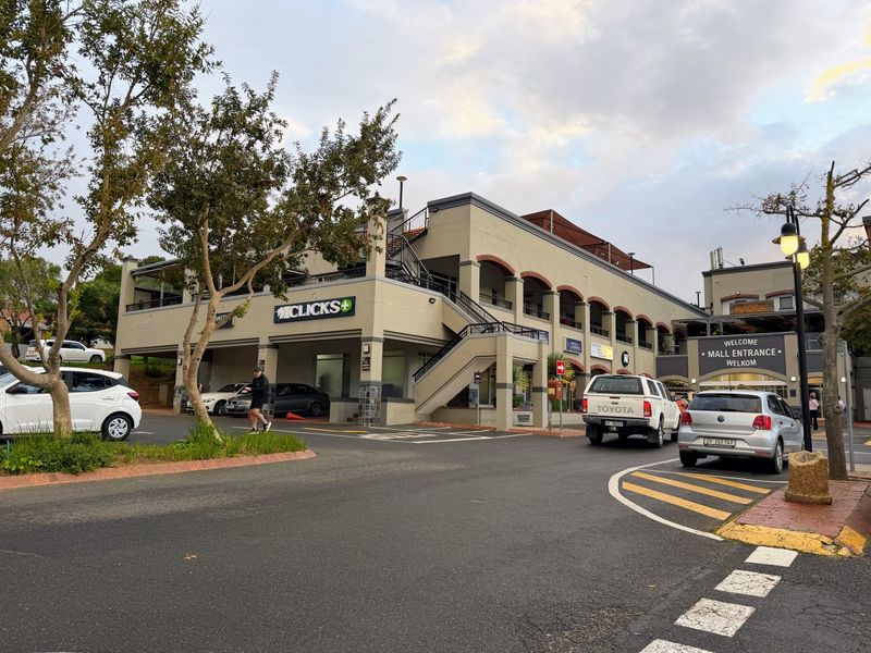 Restaurant Space to Let in Popular Centre in Durbanville - Photo 2