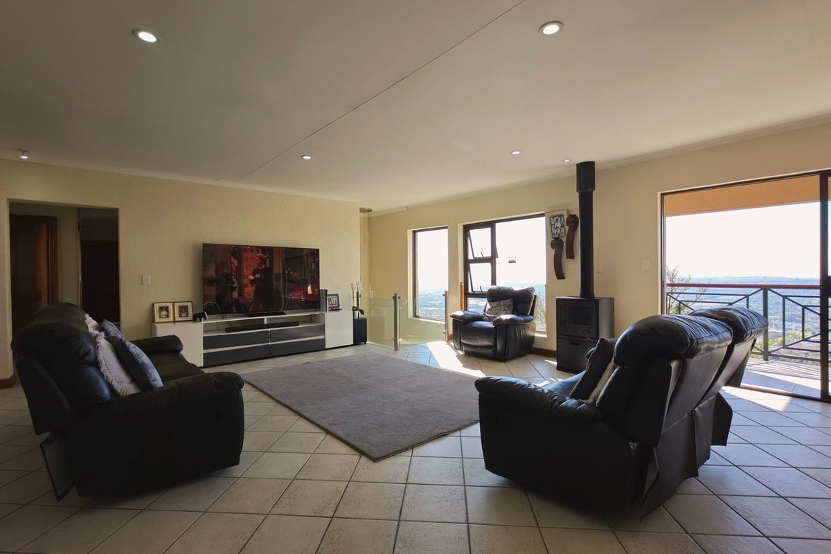 House To Rent in Constantia Kloof, Roodepoort - Photo 2