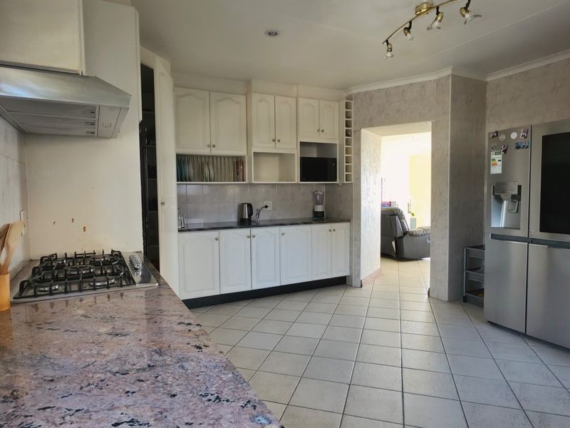 House To Rent in Constantia Kloof, Roodepoort - Photo 6